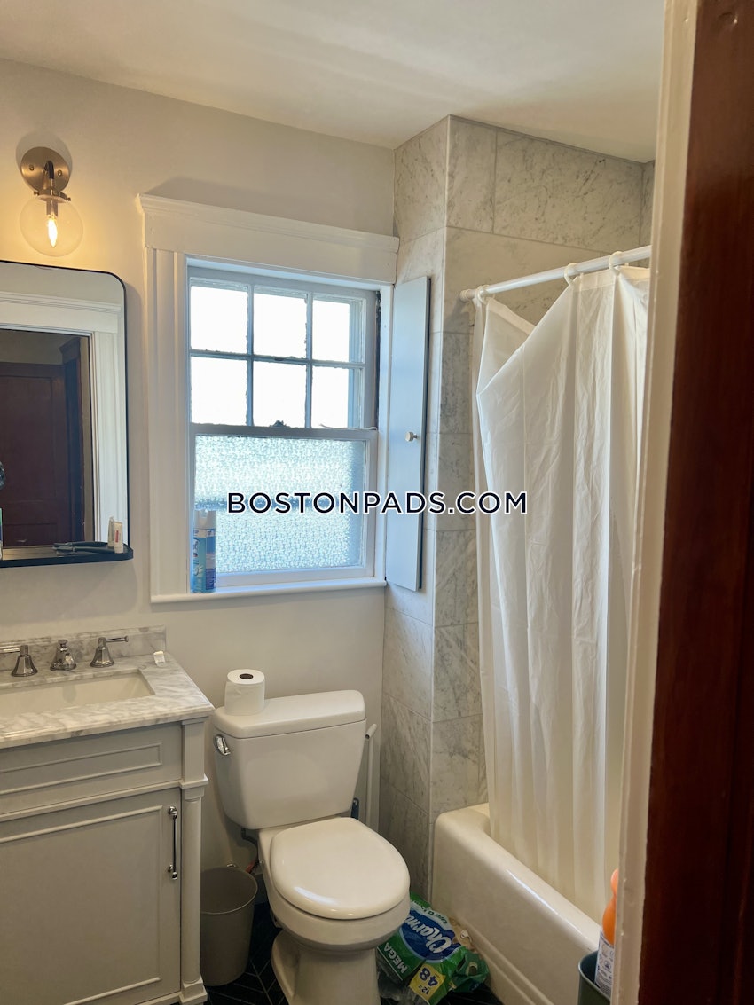 SOMERVILLE - TUFTS - 5 Beds, 2 Baths - Image 32