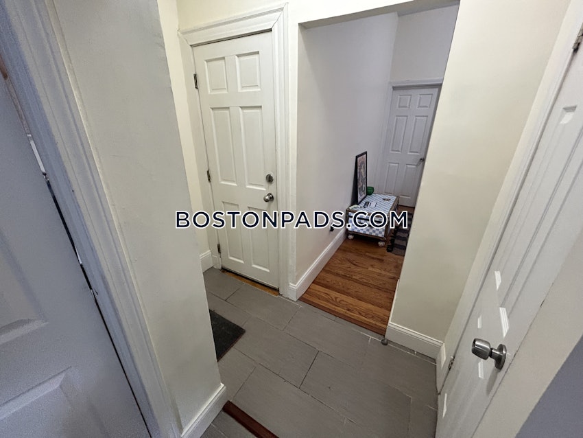 BOSTON - EAST BOSTON - MAVERICK - 3 Beds, 1 Bath - Image 19