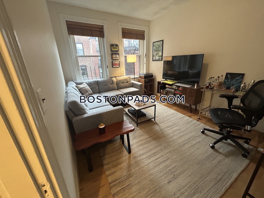 BOSTON - BEACON HILL - 1 Bed, 1 Bath - Image 2