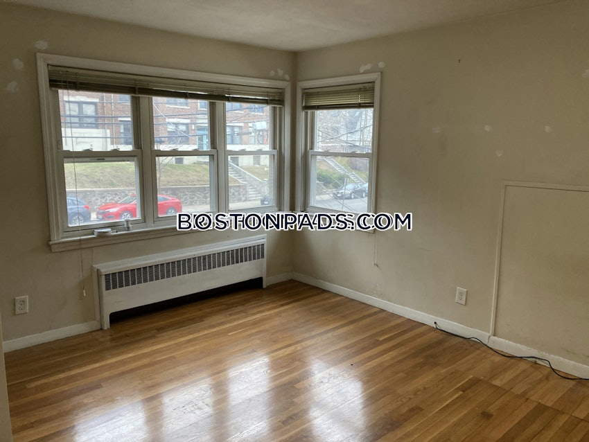 BOSTON - BRIGHTON- WASHINGTON ST./ ALLSTON ST. - 4 Beds, 2 Baths - Image 5