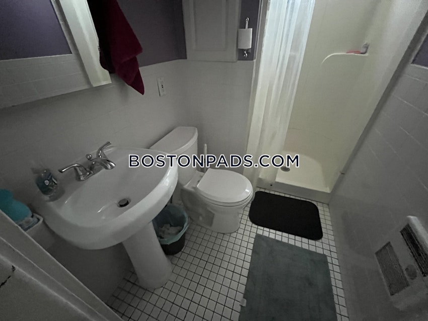 BOSTON - LOWER ALLSTON - 5 Beds, 2 Baths - Image 19