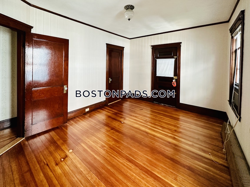 CAMBRIDGE - HARVARD SQUARE - 3 Beds, 1 Bath - Image 7