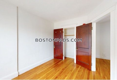 Summer St. Malden photo 8