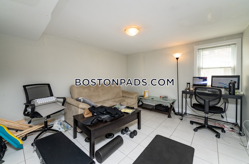 SOMERVILLE - PORTER SQUARE - 1 Bed, 1 Bath - Image 3