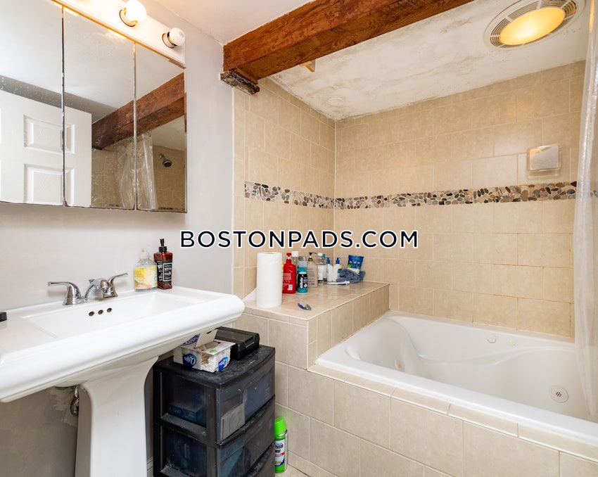 SOMERVILLE - PORTER SQUARE - 1 Bed, 1 Bath - Image 20