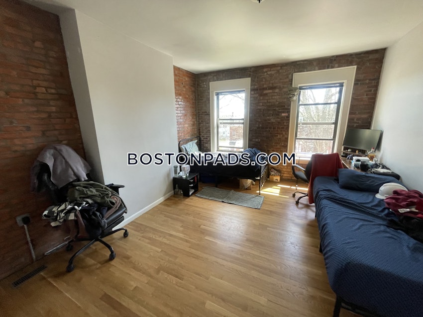 BOSTON - ROXBURY - 4 Beds, 2 Baths - Image 21