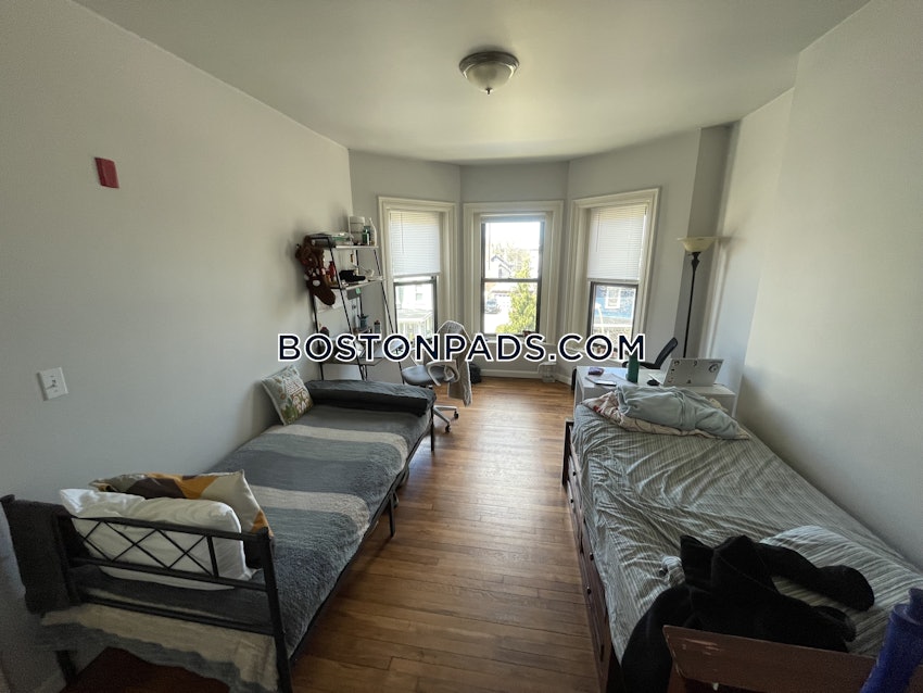 BOSTON - ROXBURY - 4 Beds, 2 Baths - Image 20