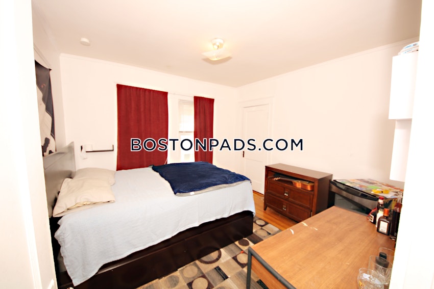 BOSTON - BRIGHTON - OAK SQUARE - 3 Beds, 1 Bath - Image 4