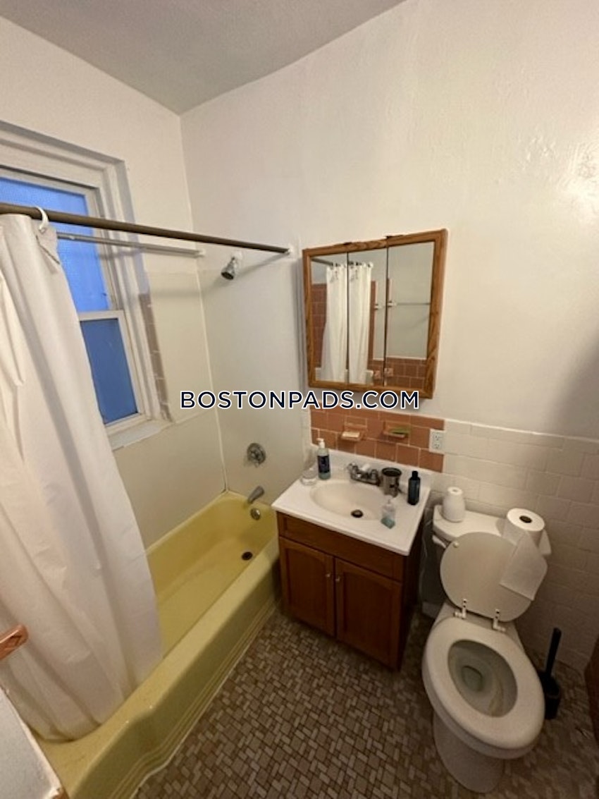 BROOKLINE- WASHINGTON SQUARE - 2 Beds, 2 Baths - Image 7