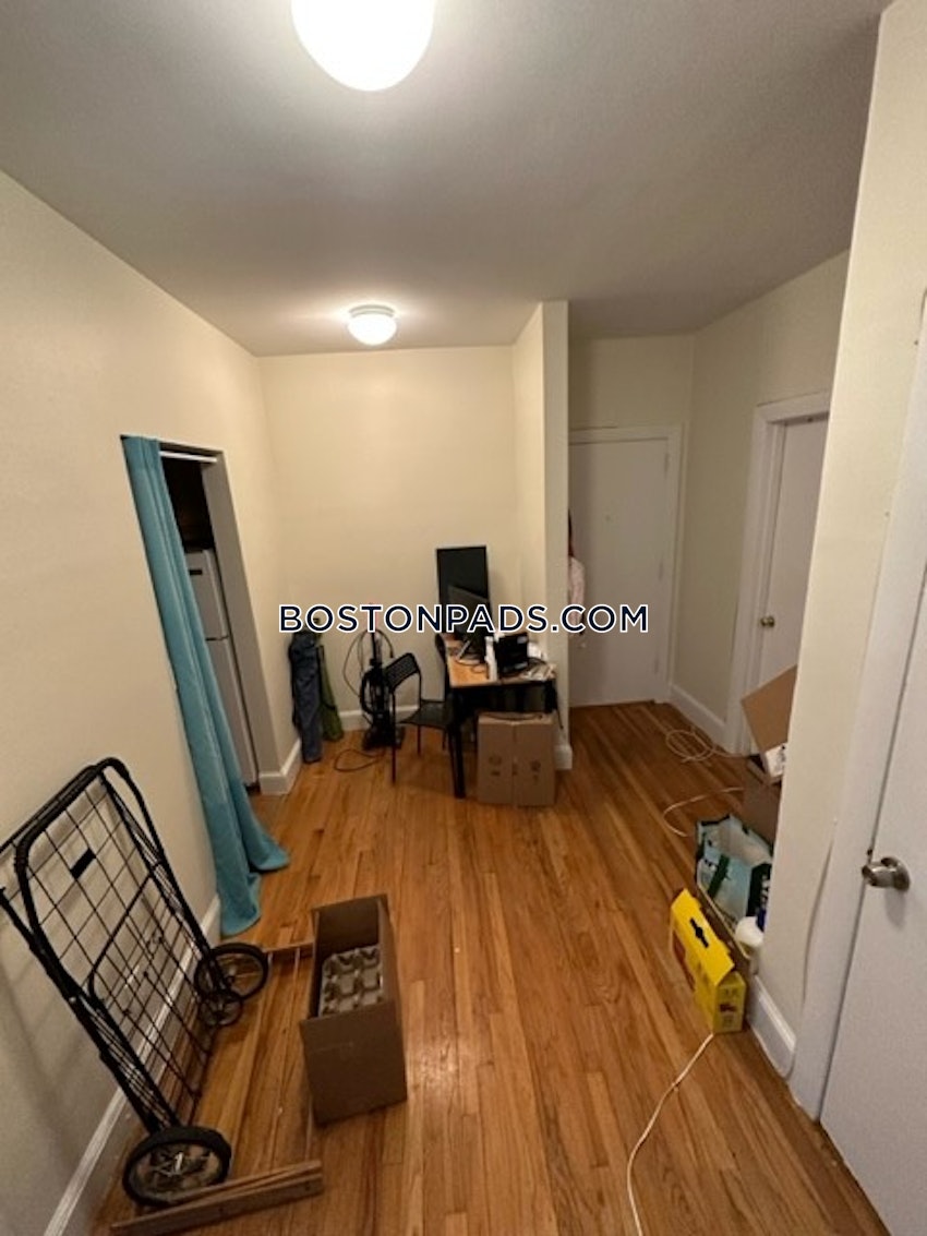 BROOKLINE- WASHINGTON SQUARE - 2 Beds, 2 Baths - Image 3