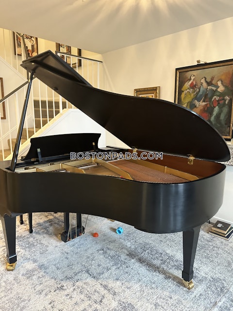 Atlantic Ave. Boston photo 18