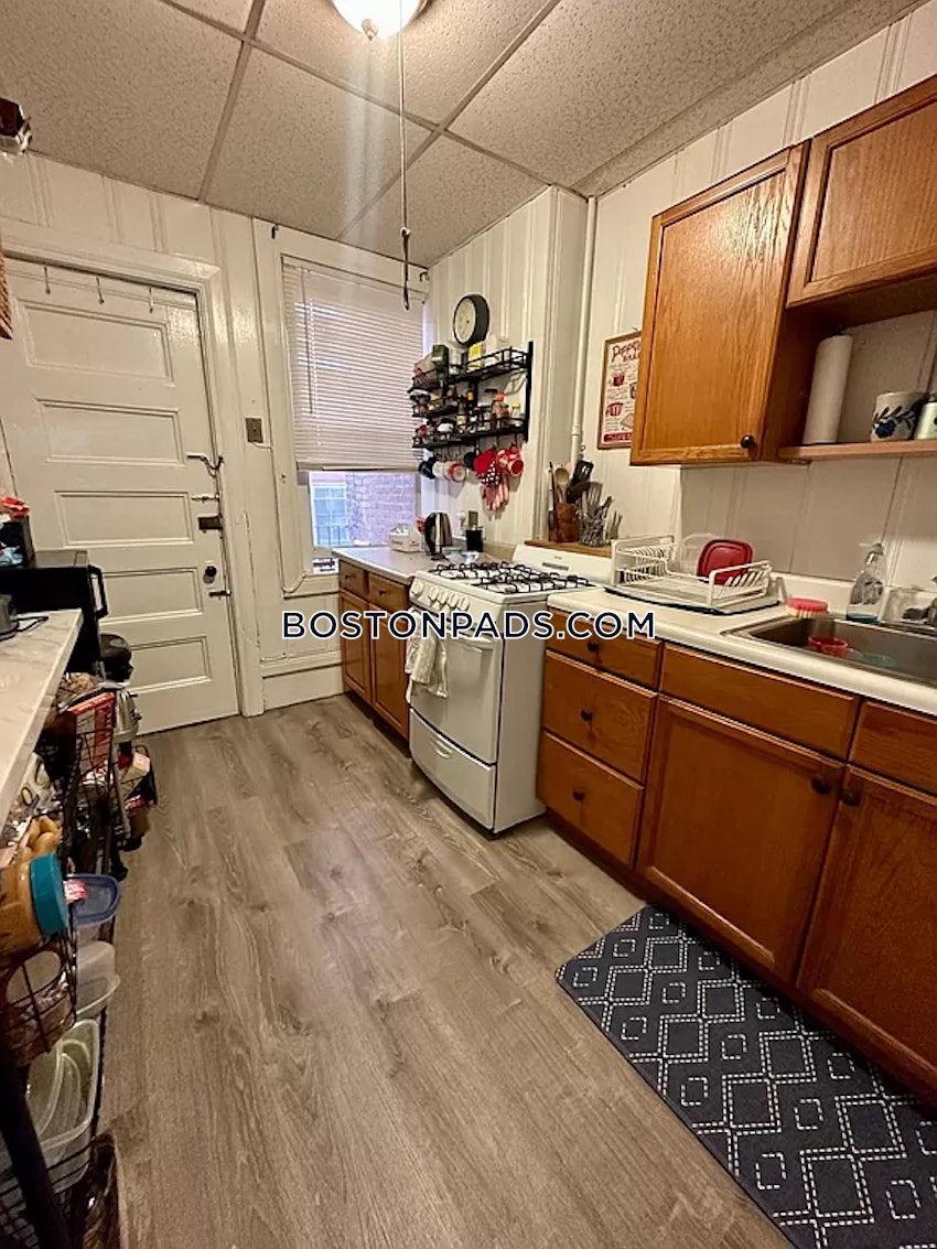 BOSTON - BEACON HILL - 3 Beds, 1 Bath - Image 2