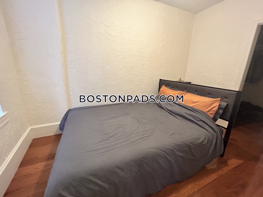 BOSTON - NORTH END - 1 Bed, 1 Bath - Image 11