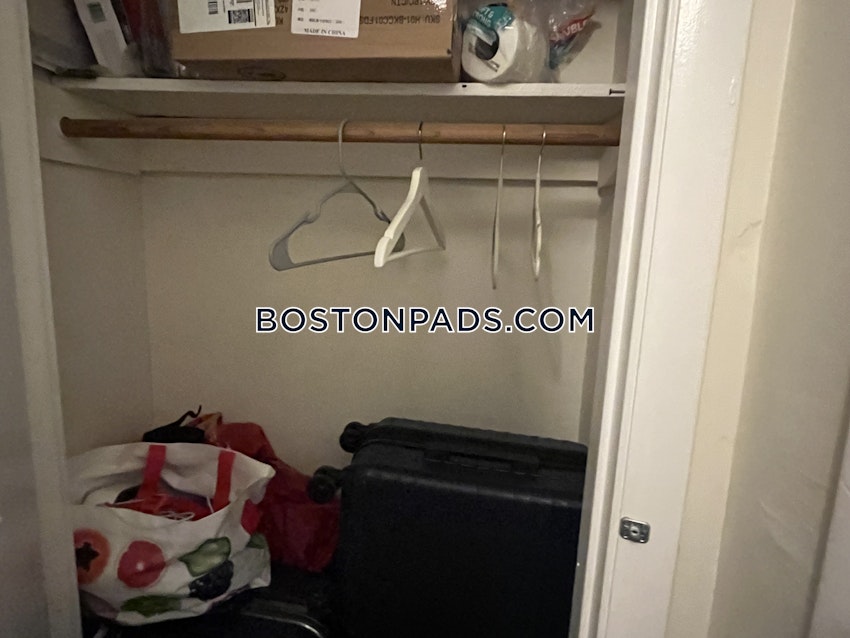 BOSTON - FENWAY/KENMORE - 3 Beds, 1 Bath - Image 4