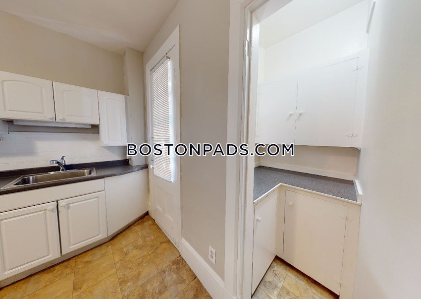 CAMBRIDGE - HARVARD SQUARE - 1 Bed, 1 Bath - Image 9