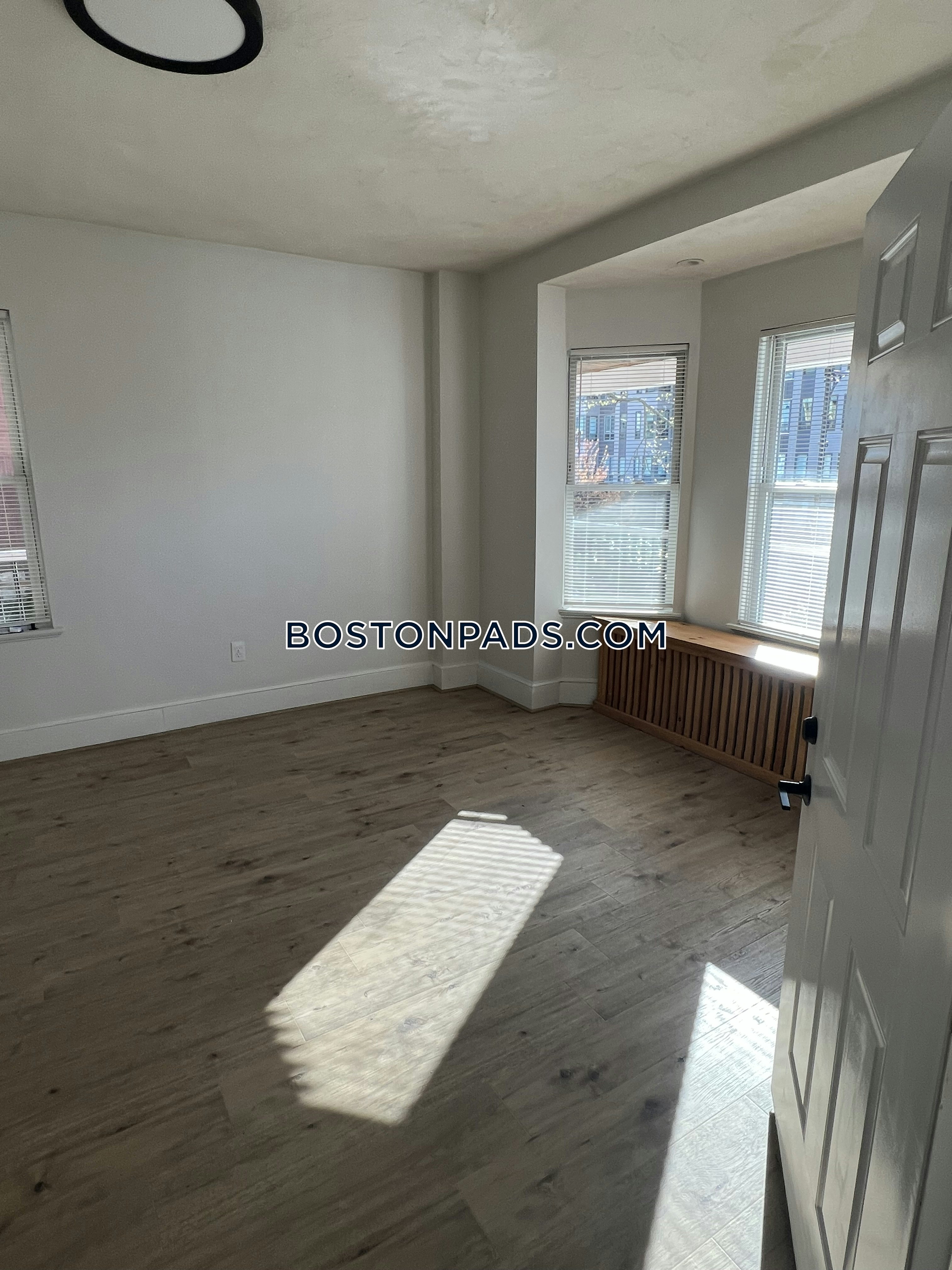 Boston - 2 Beds, 1 Baths