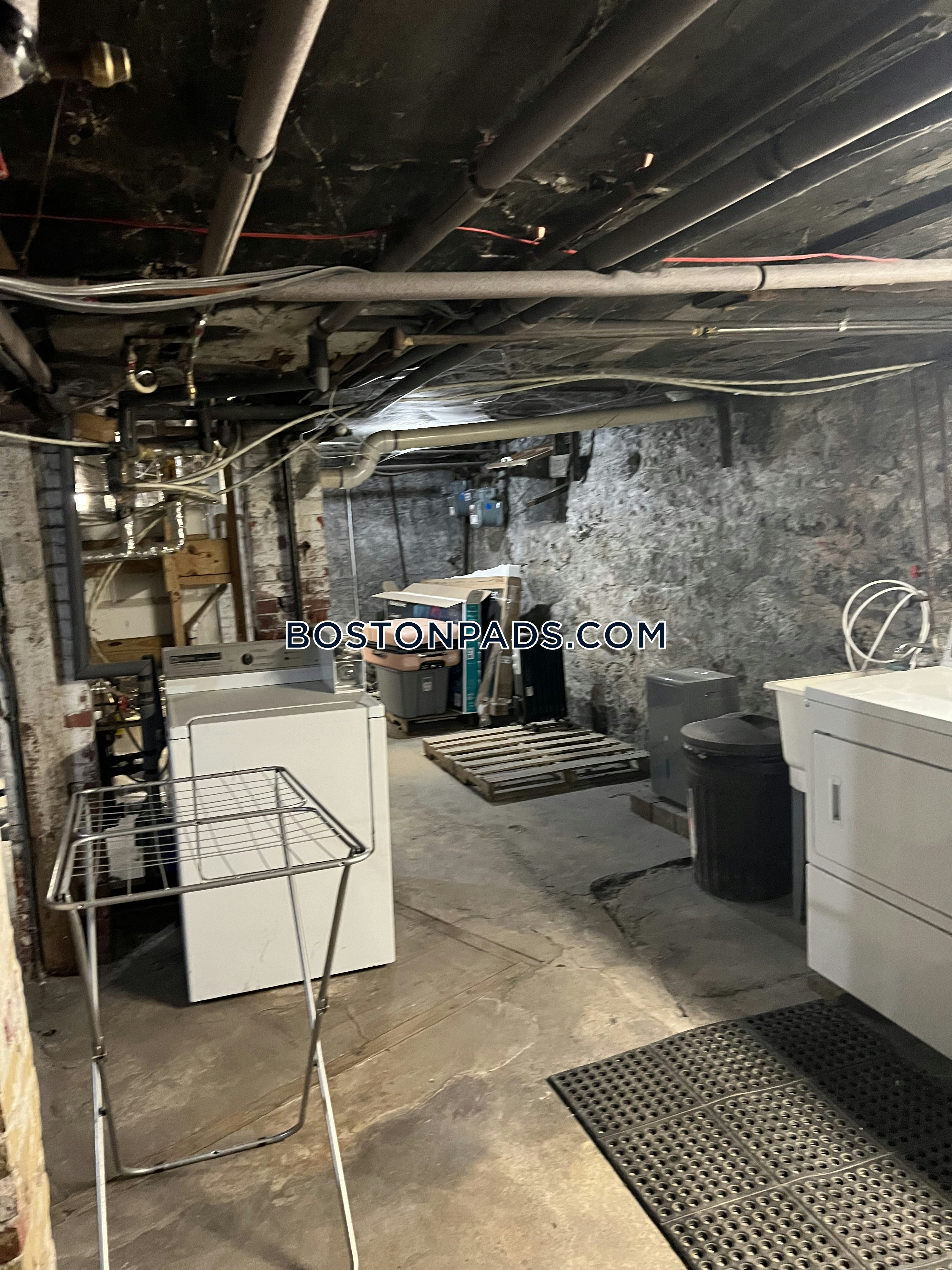 Boston - 2 Beds, 1 Baths