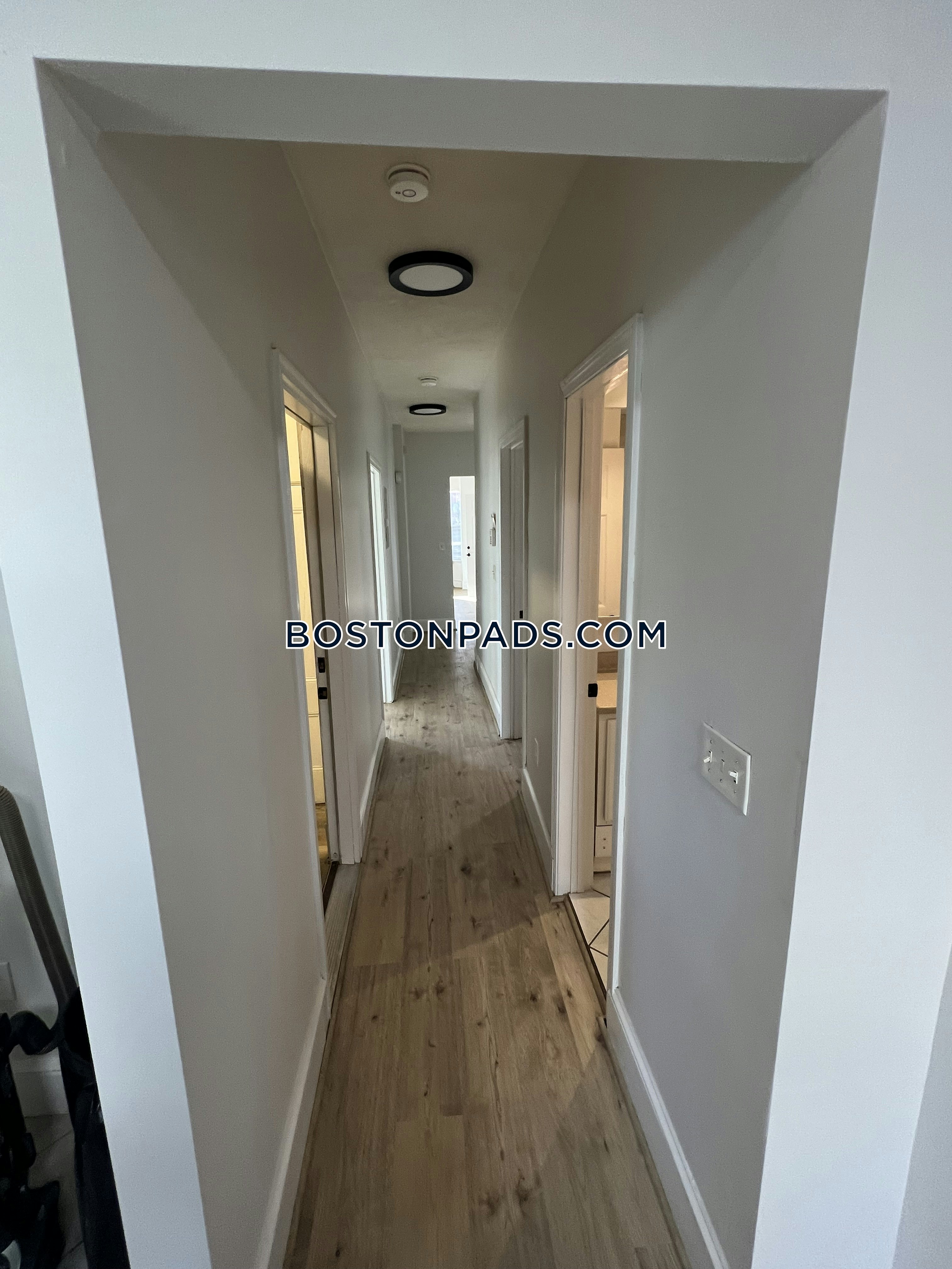 Boston - 2 Beds, 1 Baths