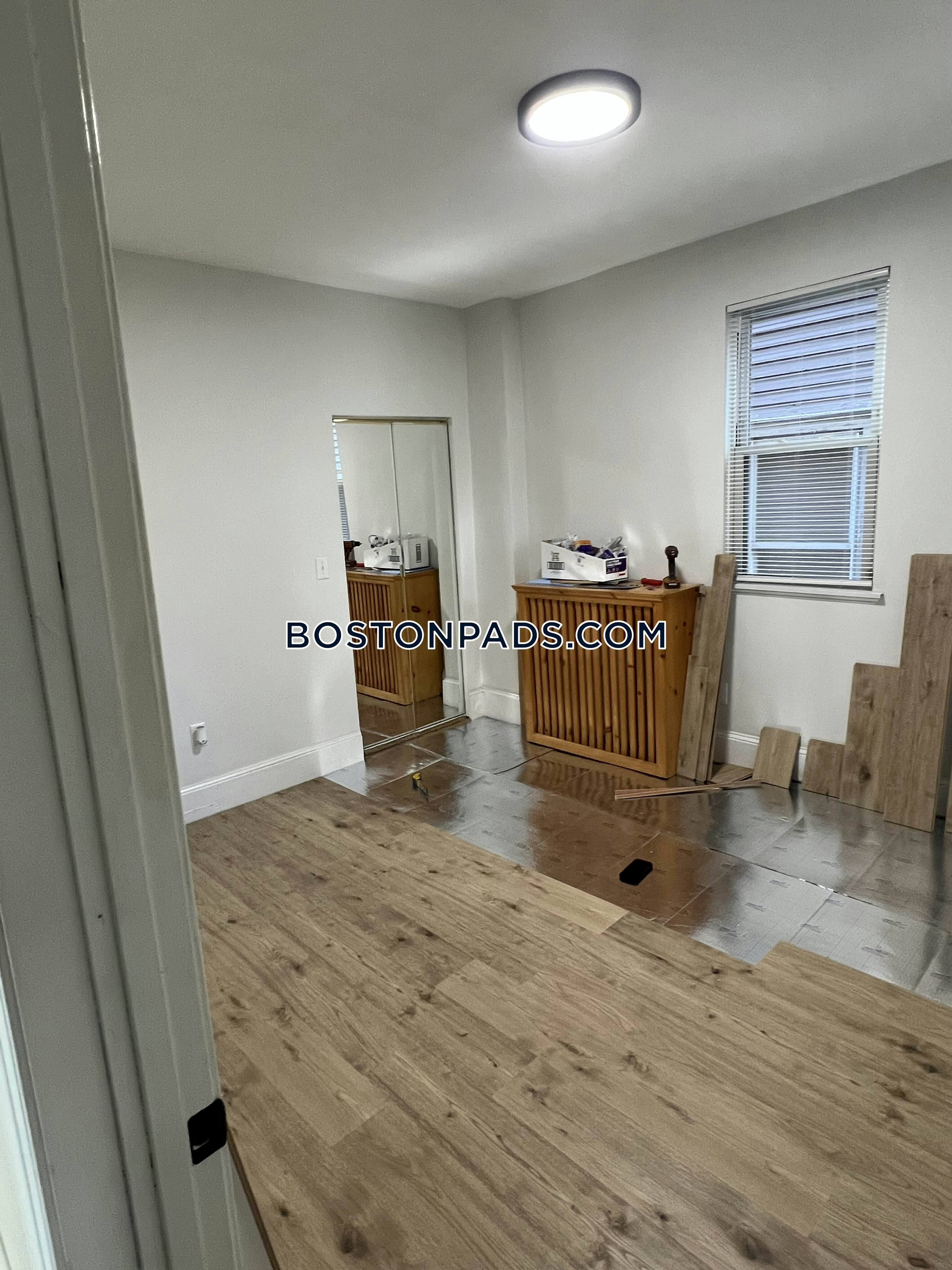 Boston - 2 Beds, 1 Baths