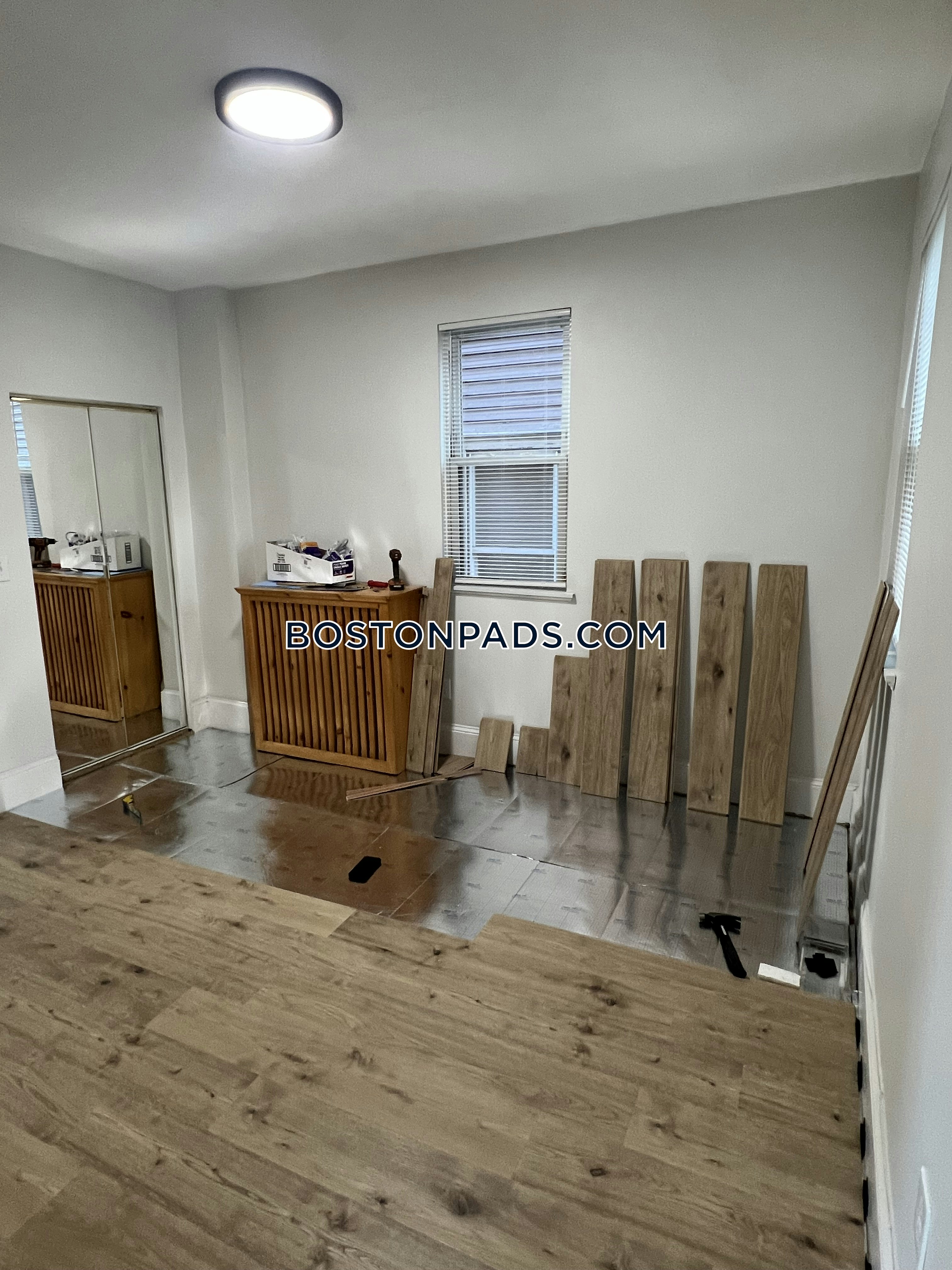 Boston - 2 Beds, 1 Baths