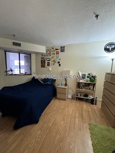 Boston - 2 Beds, 2 Baths