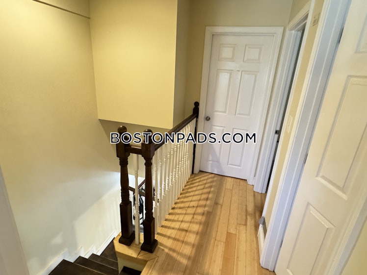 Saint James Place, Boston