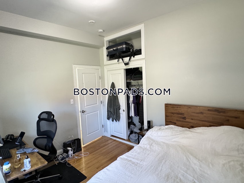 BOSTON - FORT HILL - 4 Beds, 2 Baths - Image 57