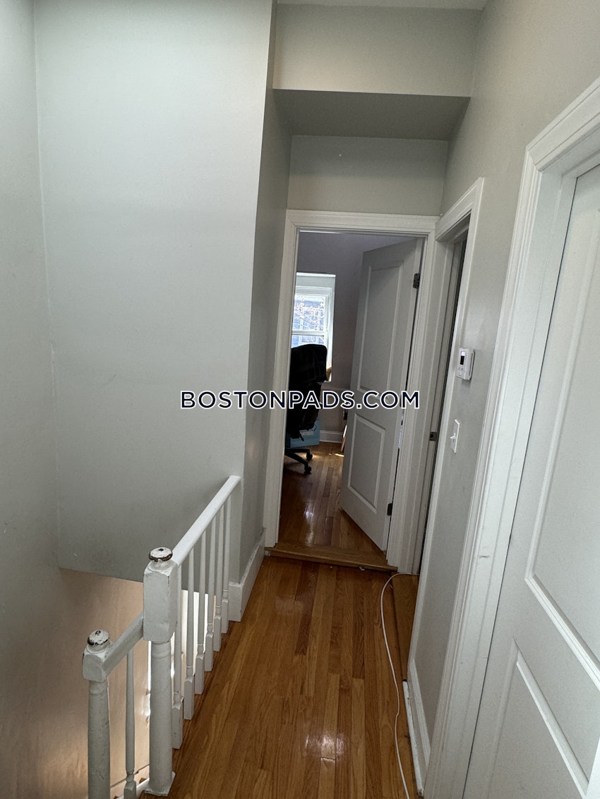 BOSTON - FORT HILL - 4 Beds, 2 Baths - Image 44