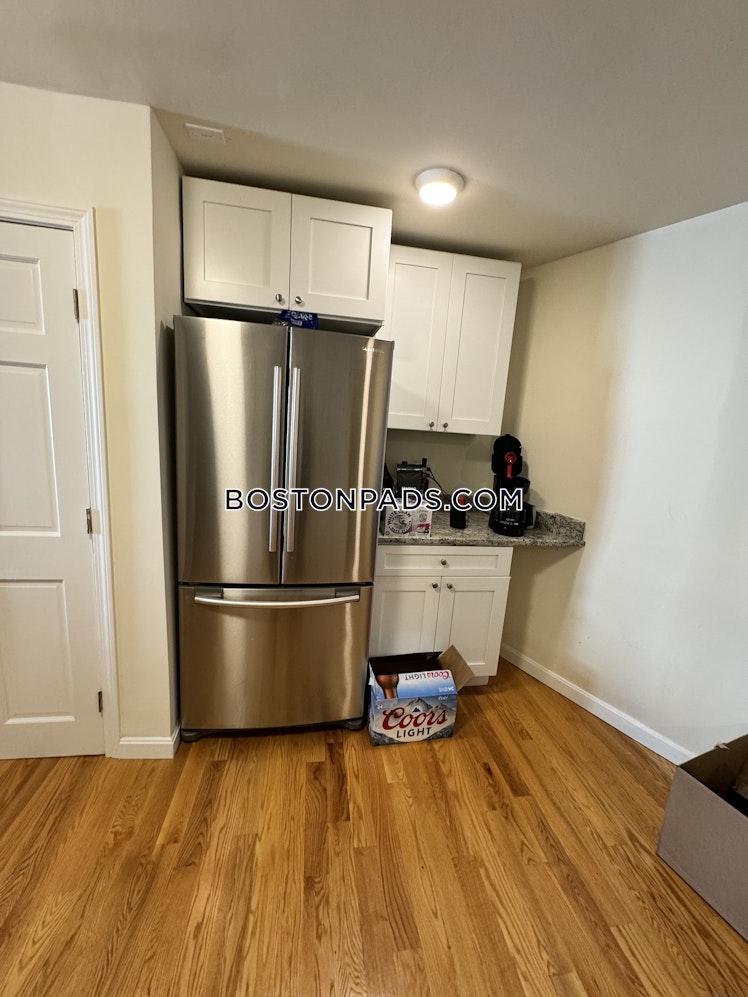 East 3rd St., Boston