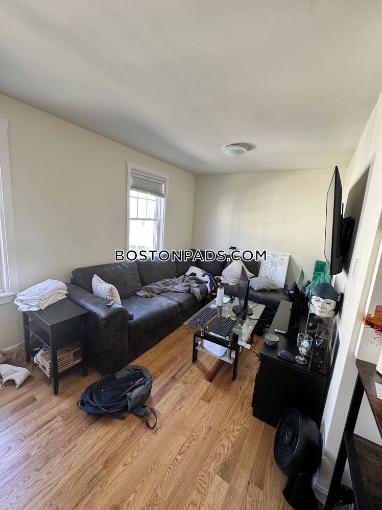 East 3rd St., Boston