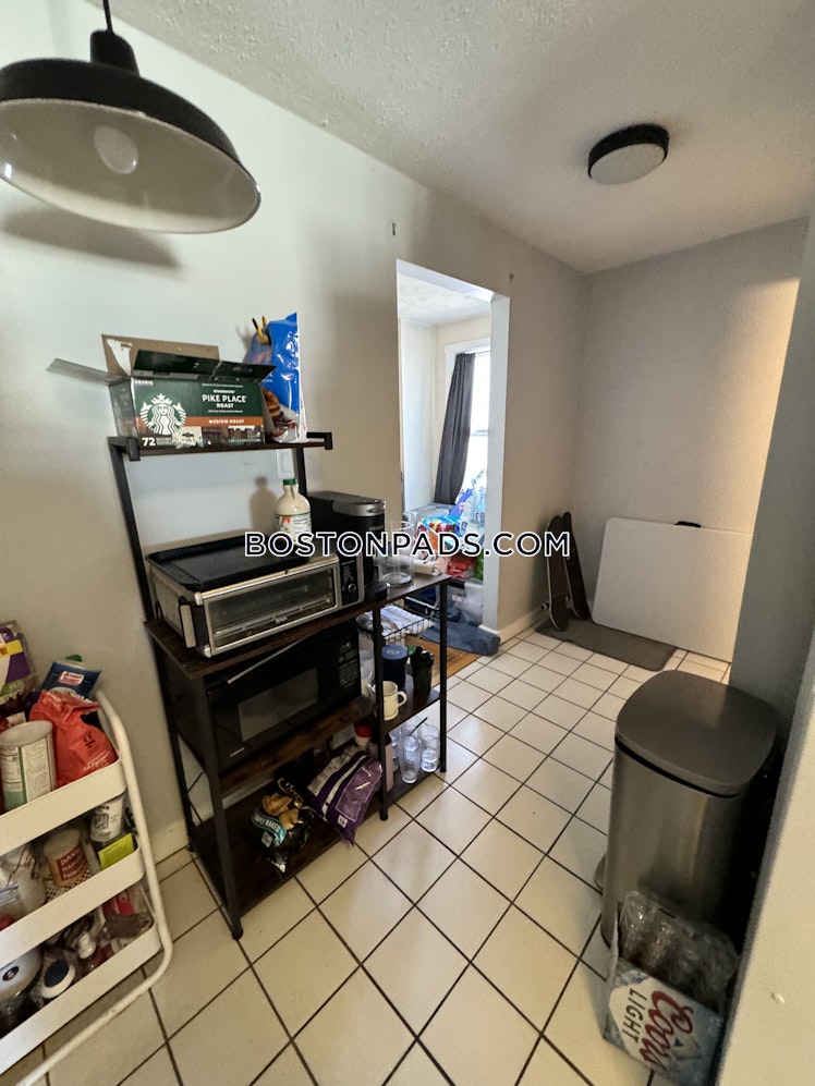 East 3rd St., Boston