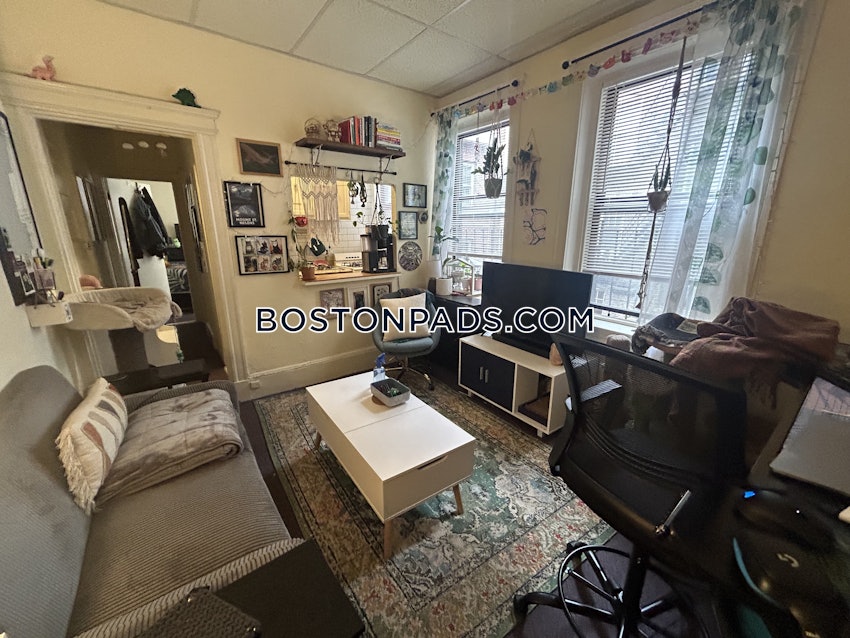 BOSTON - BEACON HILL - 1 Bed, 1 Bath - Image 1