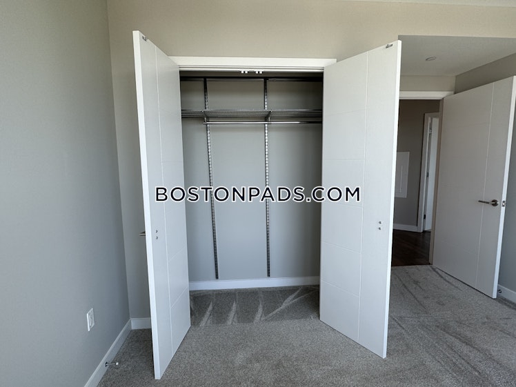 Fan Pier Boulevard, Boston