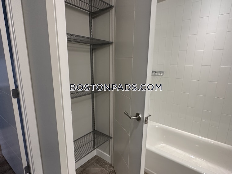 Fan Pier Boulevard, Boston