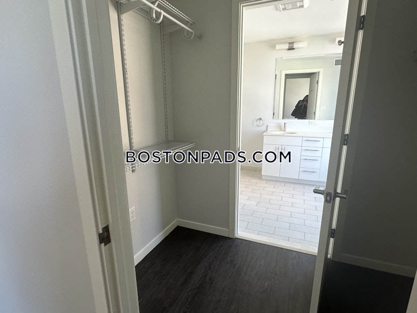 BOSTON - SEAPORT/WATERFRONT - 3 Beds, 2 Baths - Image 9