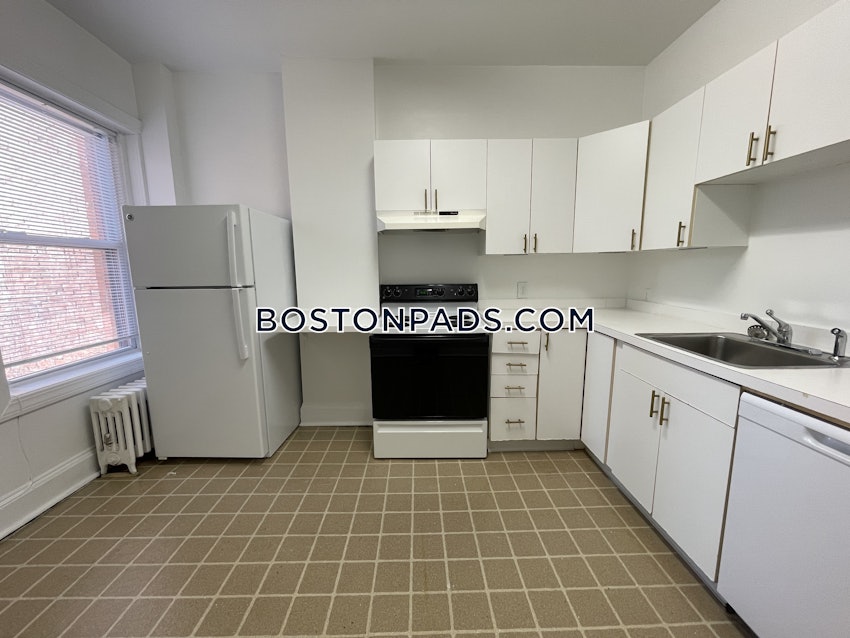 BROOKLINE- COOLIDGE CORNER - 1 Bed, 1 Bath - Image 2