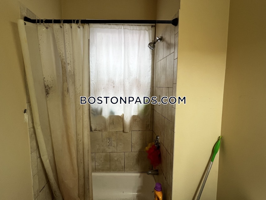 BOSTON - MISSION HILL - 4 Beds, 2 Baths - Image 27
