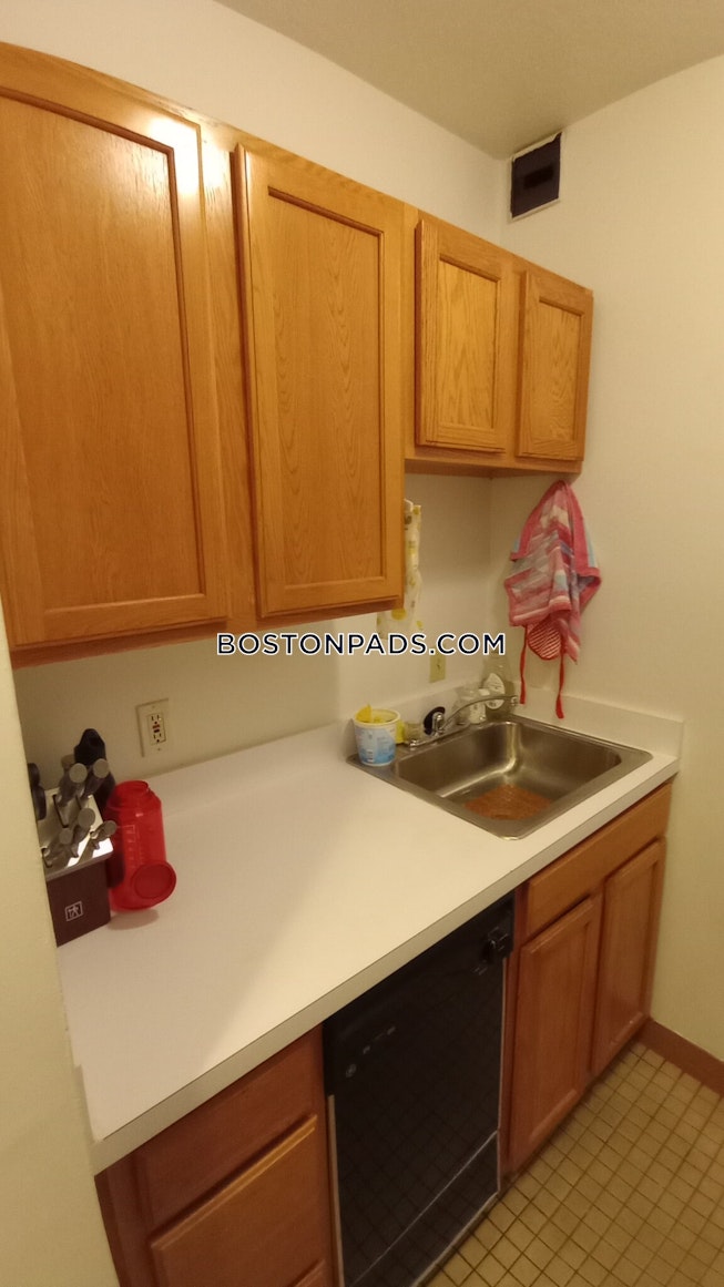 Boston - $3,600+ /mo