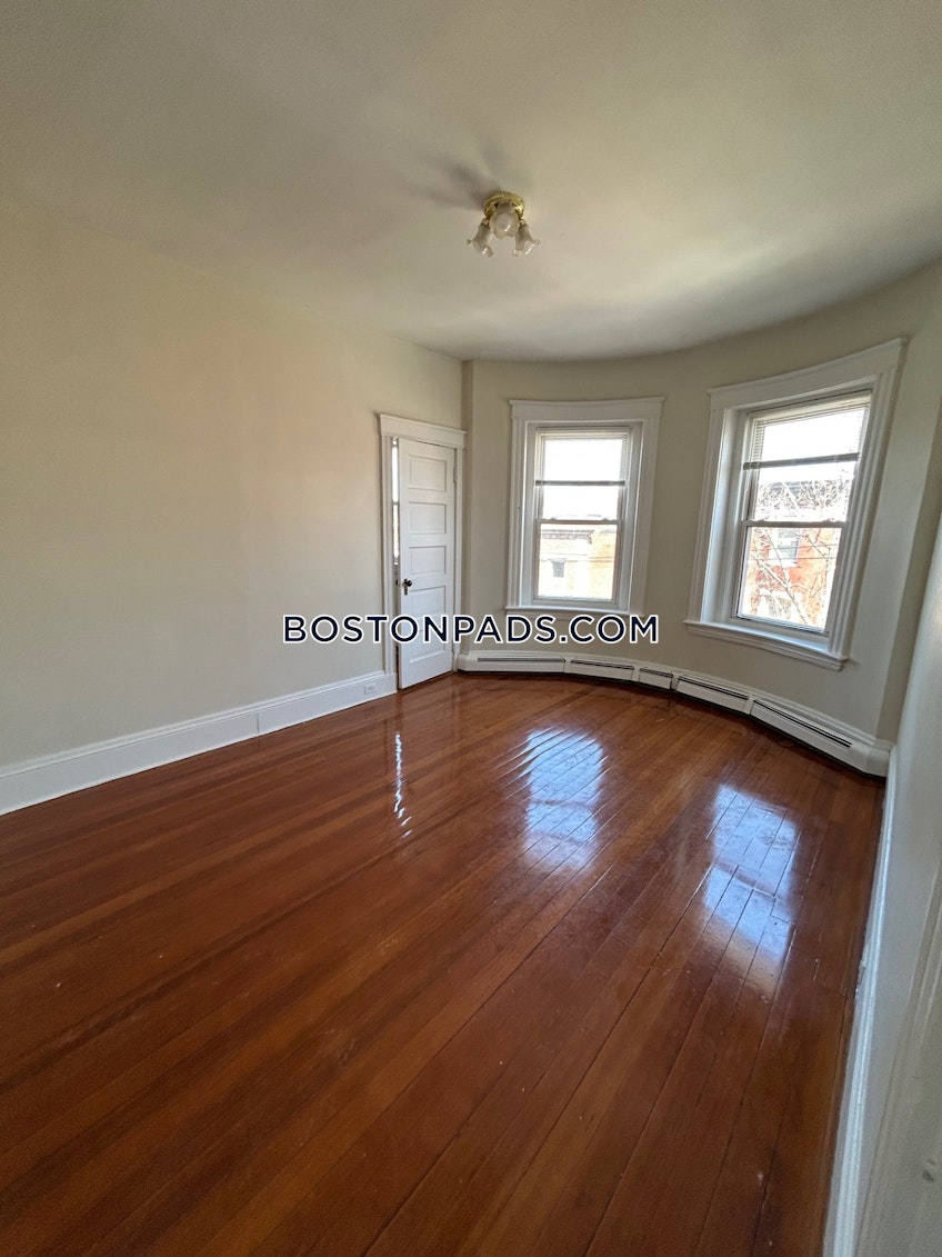 Brookline - $3,100+ /month