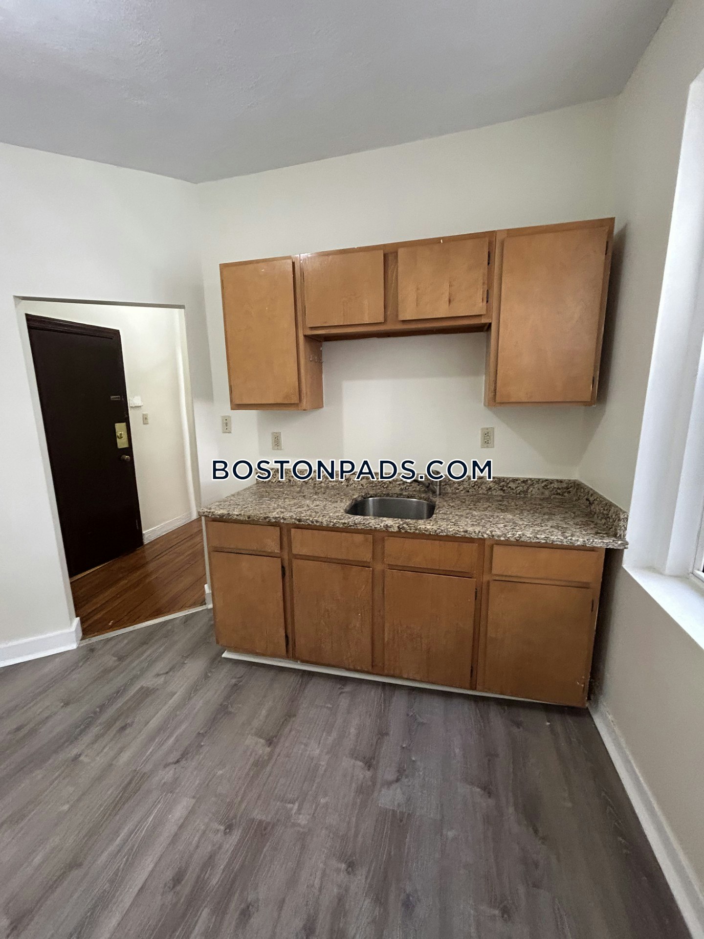 Boston - 1 Beds, 1 Baths