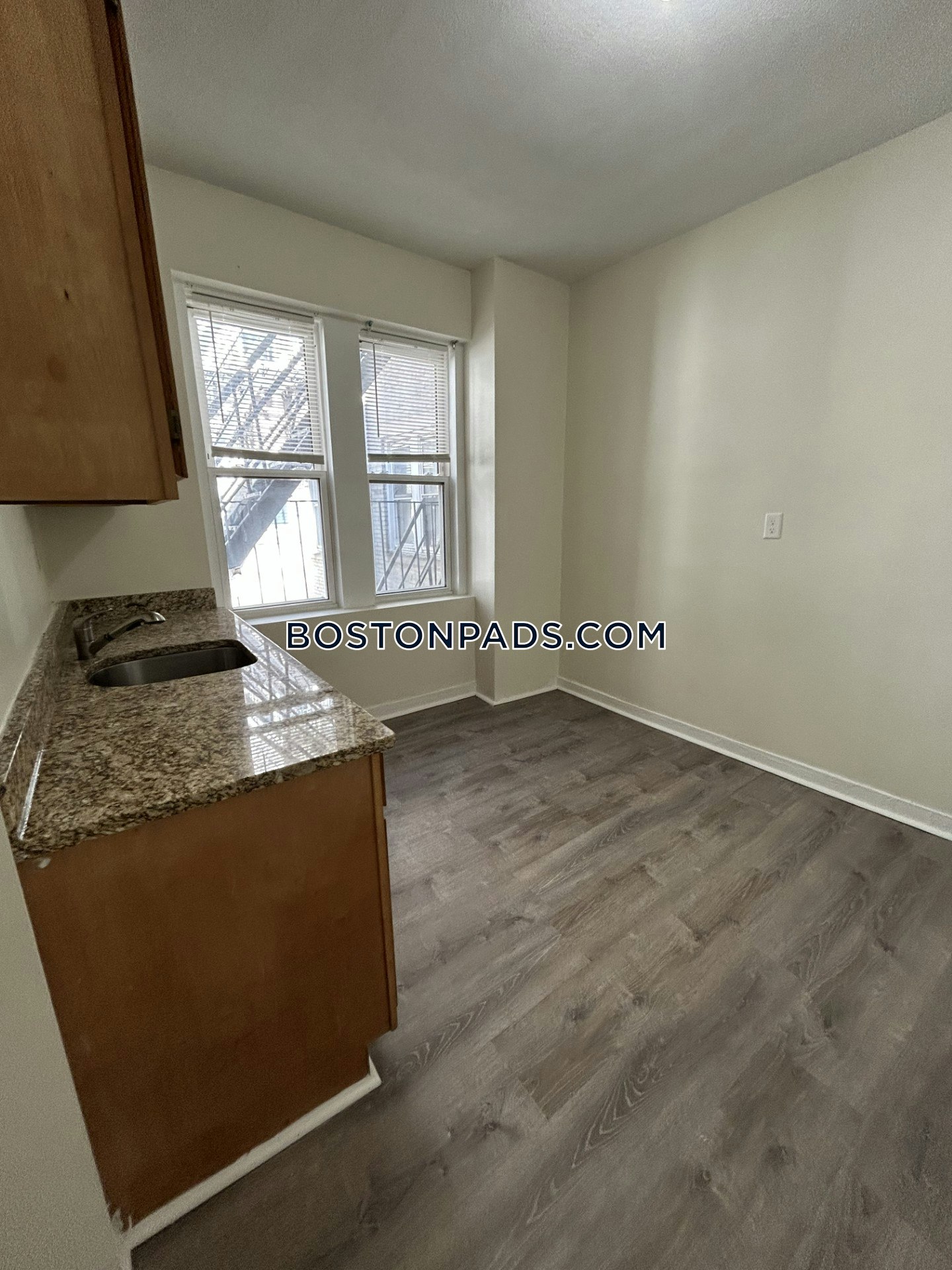 Boston - 1 Beds, 1 Baths