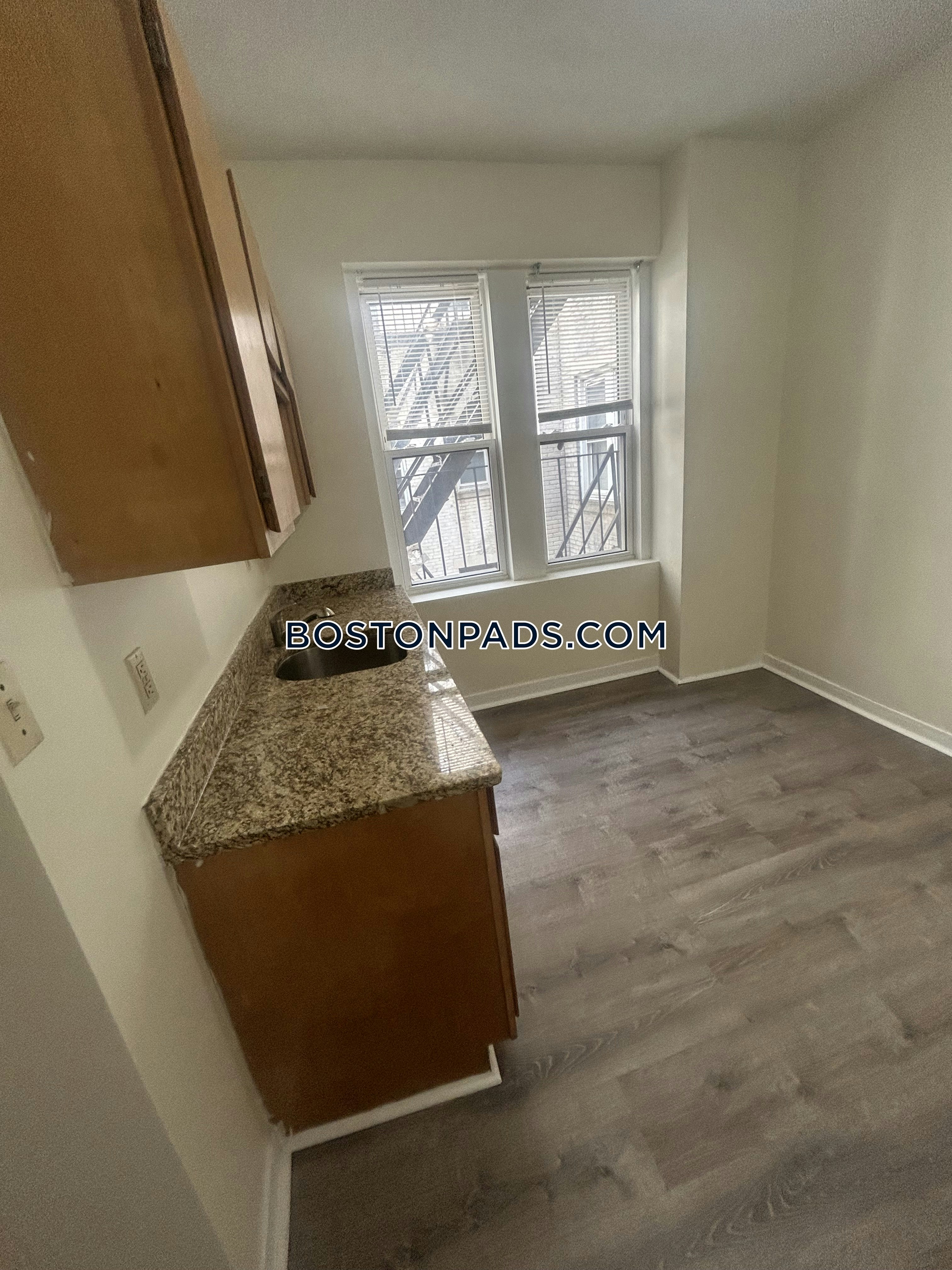 Boston - 1 Beds, 1 Baths