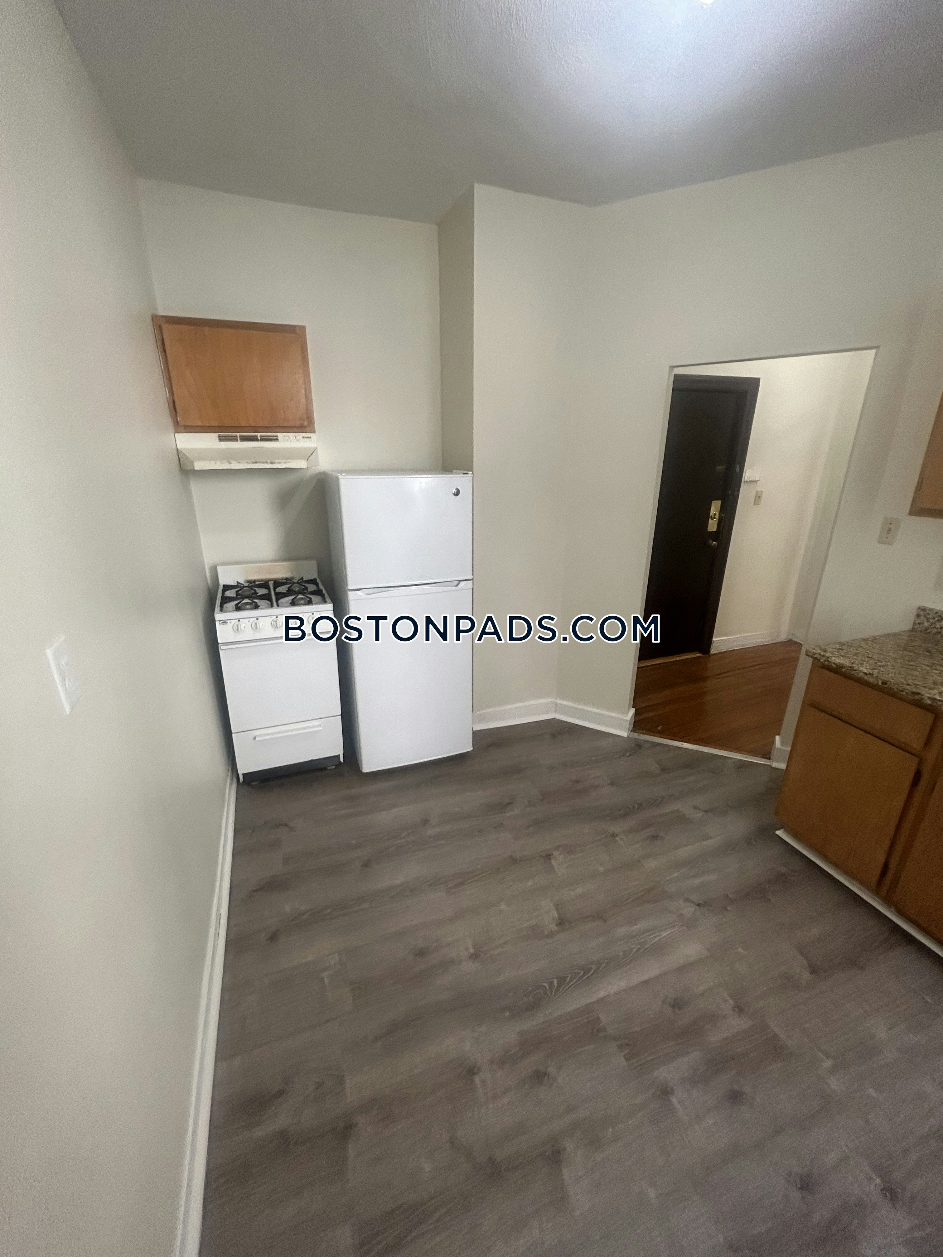 Boston - 1 Beds, 1 Baths
