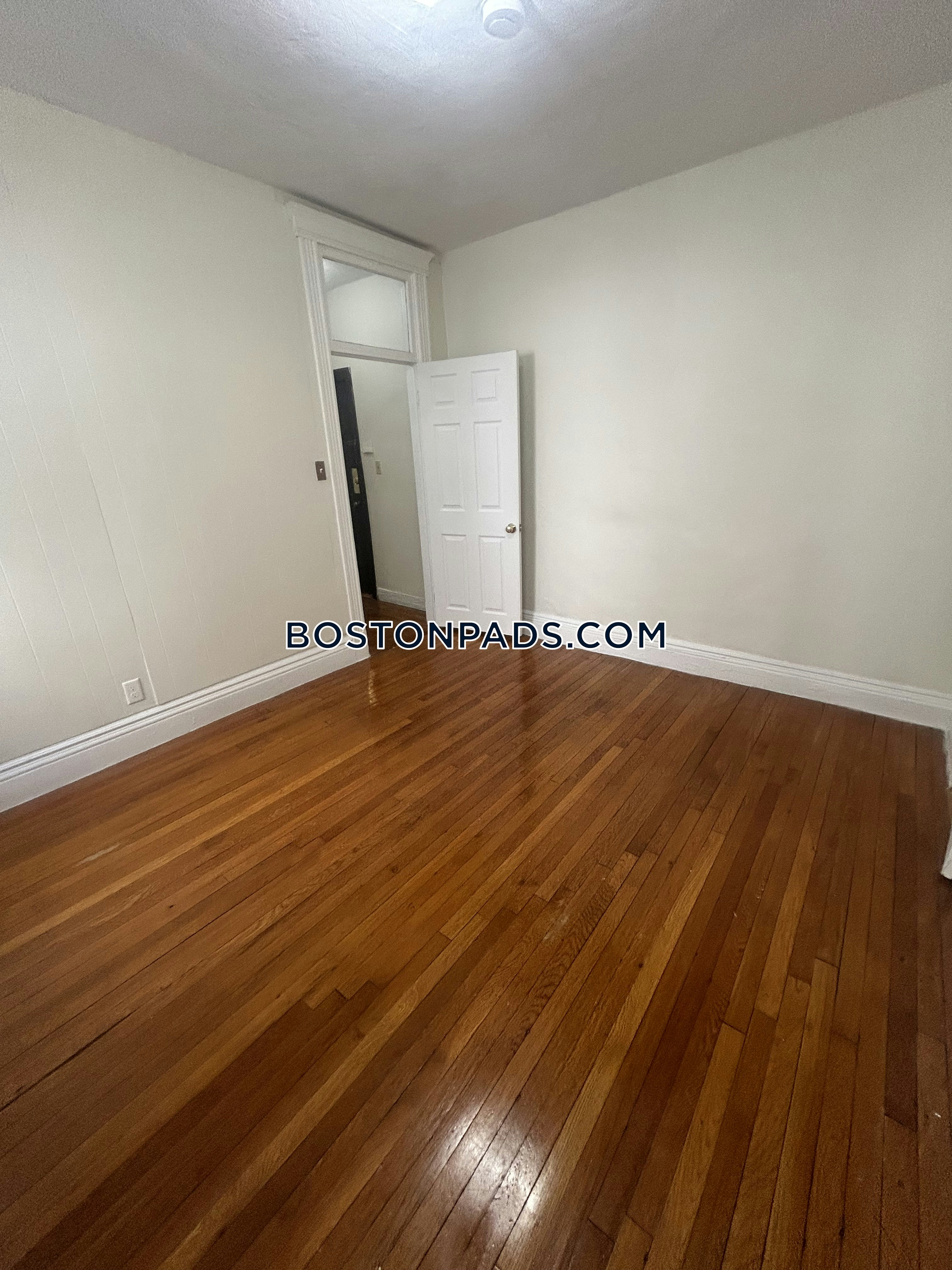 Boston - 1 Beds, 1 Baths