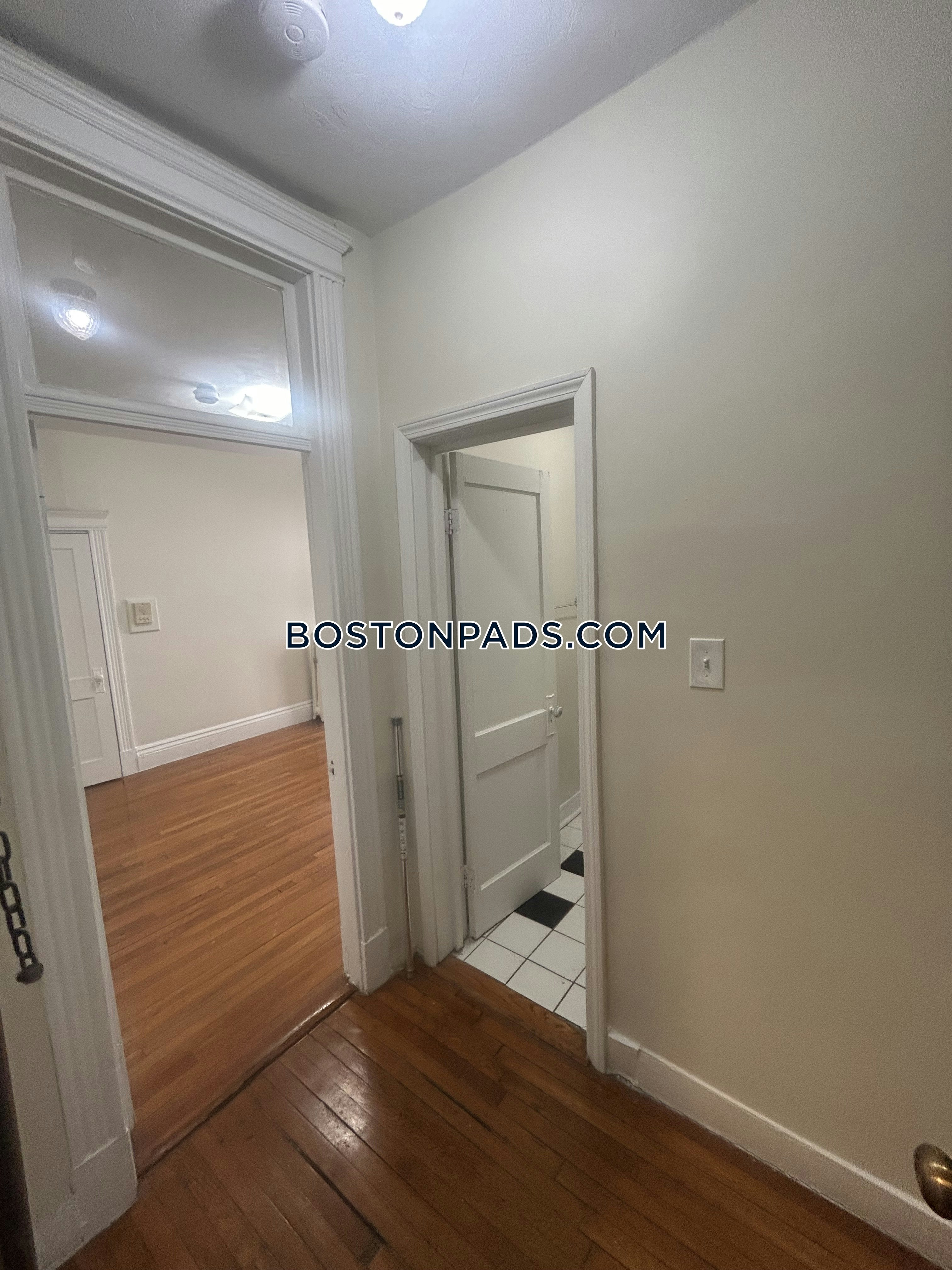 Boston - 1 Beds, 1 Baths