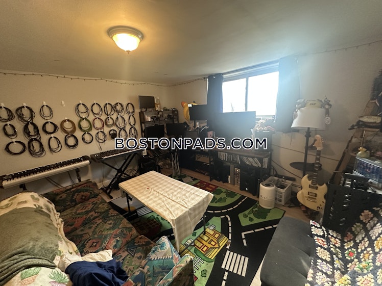 Chiswick Rd., Boston