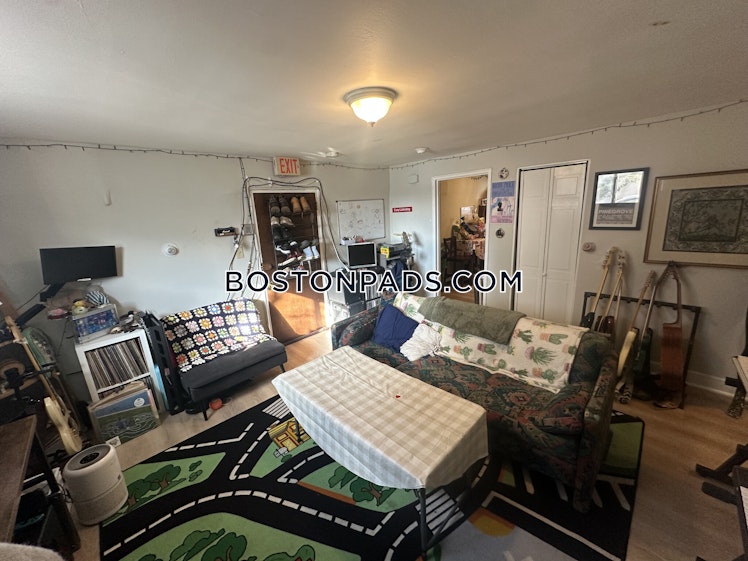 Chiswick Rd., Boston