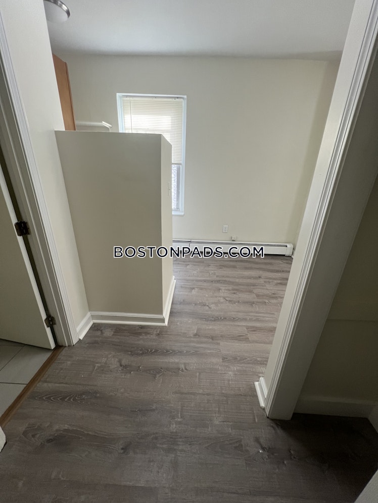 Wait St., Roxbury Crossing