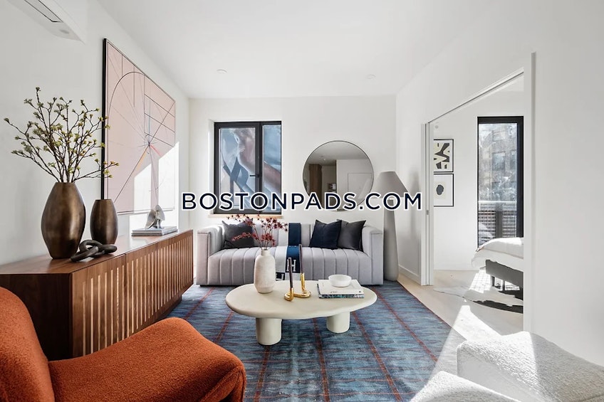 Lynn - $2,100+ /month