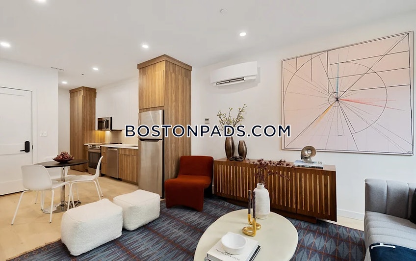 Lynn - $2,100+ /month